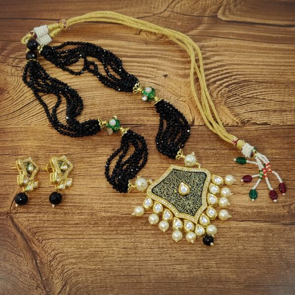 Kundan Meenakari Necklace and Earring Set- Black