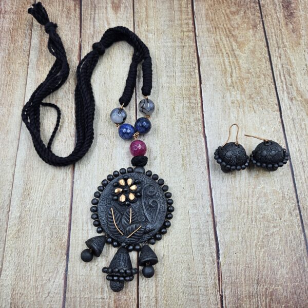 Handcrafted Terracotta Necklace Set with  Earrings - Image 4